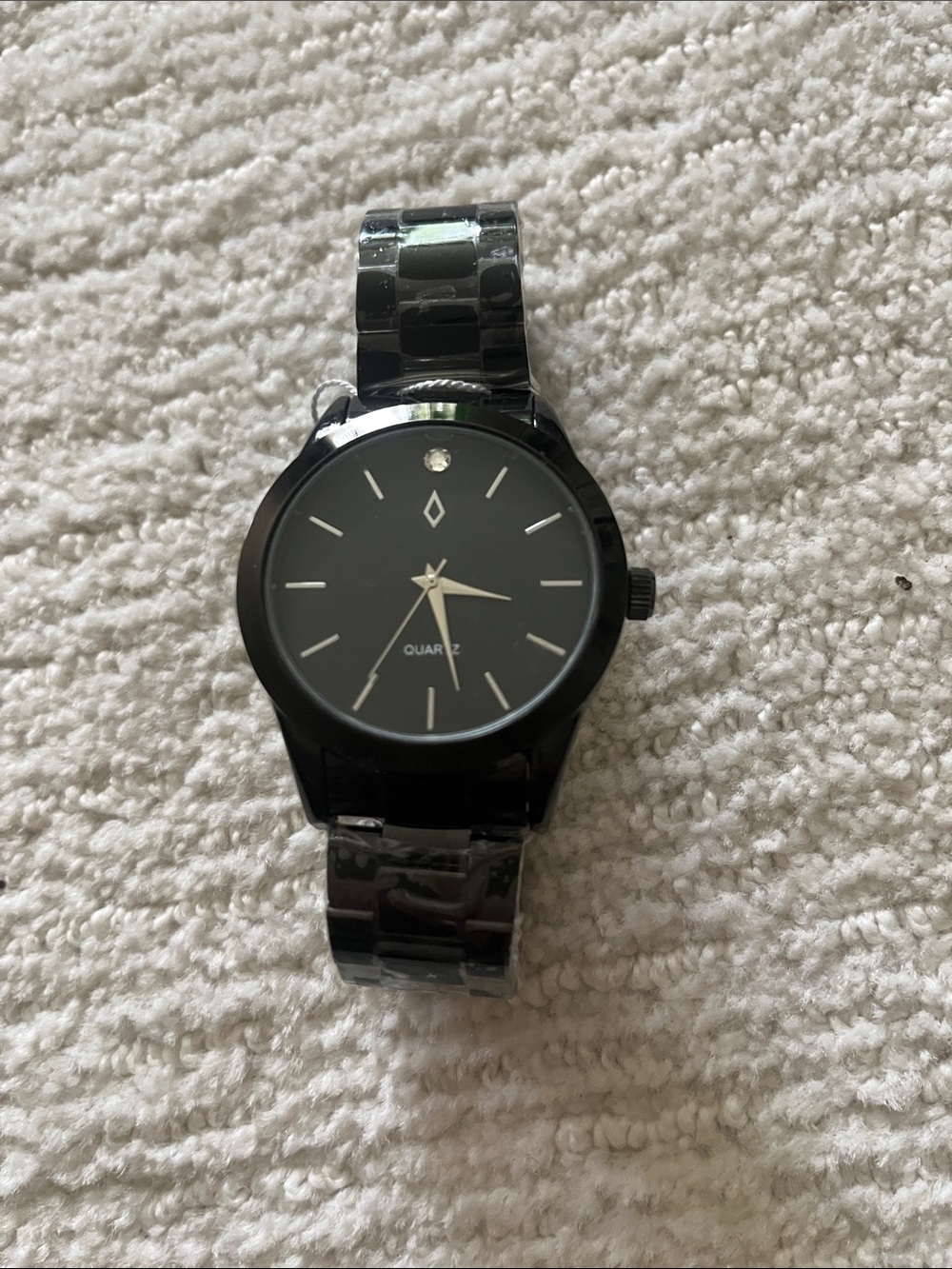 Classic Black Quartz Watch with Minimal Dial